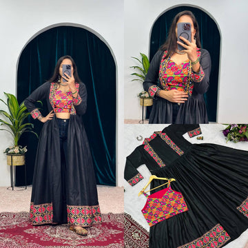 Elegant Cotton Shrug & Blouse Set with Printed Lace and Real Mirror Work